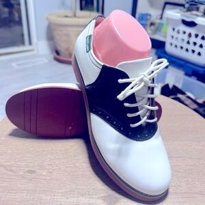 EASTLAND Classic Sadie White and Black Women's Saddle Shoes size 7.5 memory foam